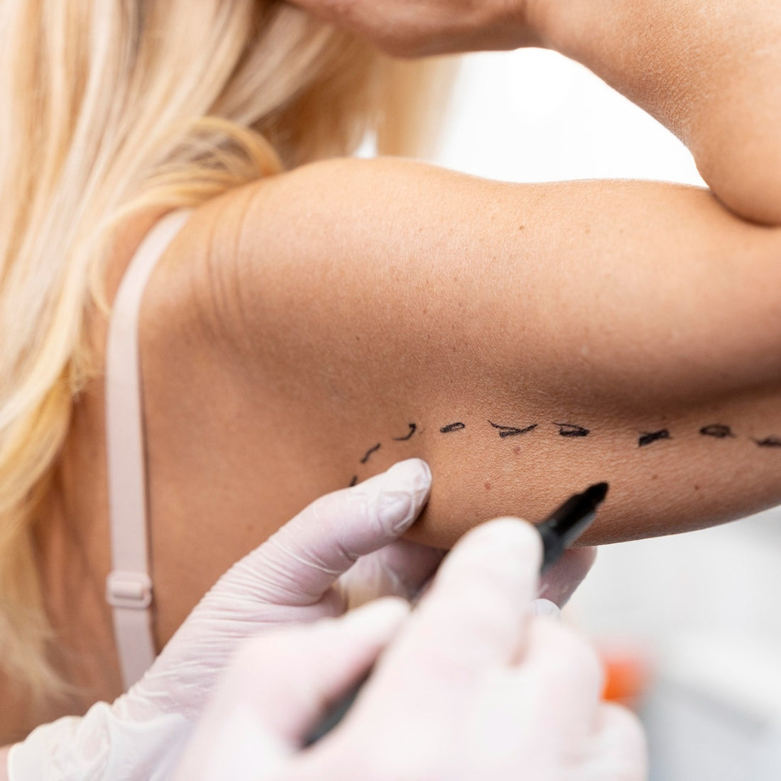 Luvas cirúrgicas estéreis de látex sem pó | Proteção e Precisão Superiores | Textura antiderrapante | AQL 1.5 | Tamanhos 6,5, 7, 7,5, 8 | 100 unidades